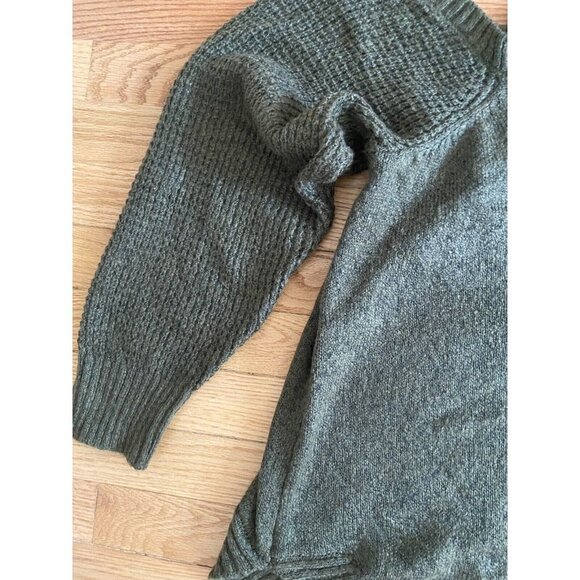 Rue 21 Plus Size Women's Olive Green V-Neck Cold Shoulder Sweater Size 3X - Picture 10 of 11